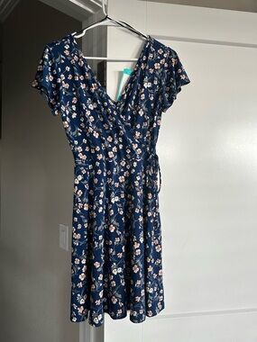 NEW Kaileigh Faux Wrap Floral Dress – Navy – XS Petite – NWT (Stitch Fix)